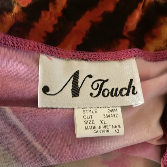 Pink and Blue A-Line Knee-Length Skirt for Resort Wear - Picture 4 of 5